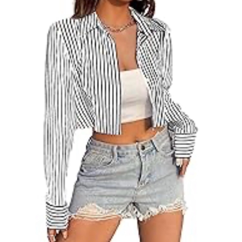 Striped Black and White Cropped Button down Women's Top xl